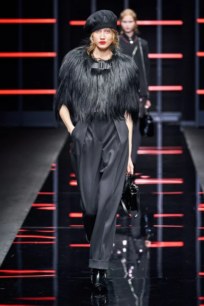 Look 37